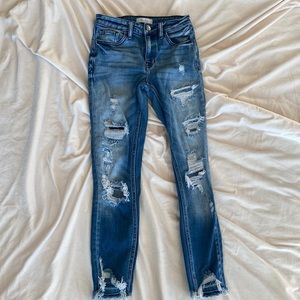 KanCan Signatue Distrssed Midrise Skinny Jeans